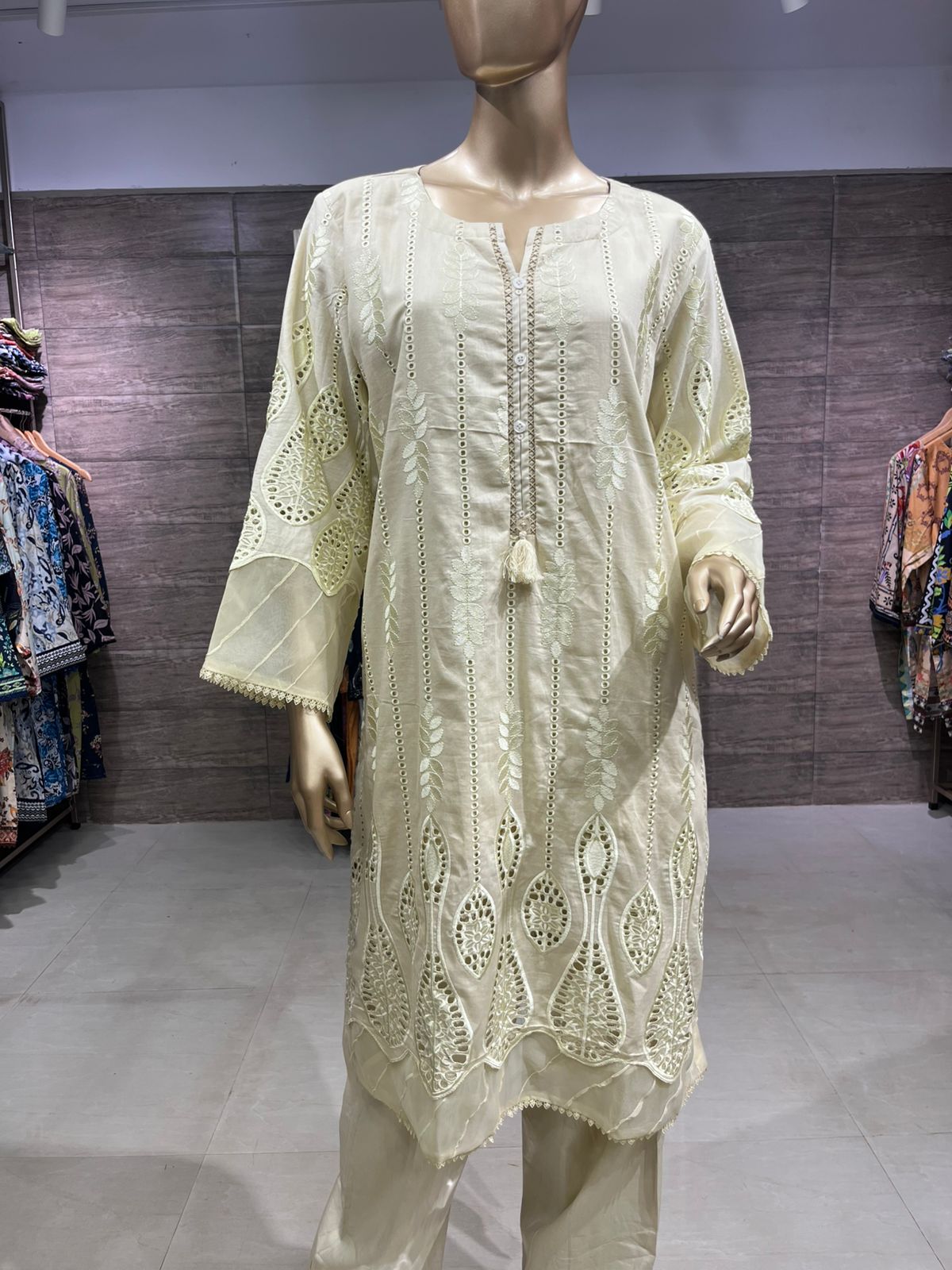 FARIHA CHICKEN KARI 2 PIECE